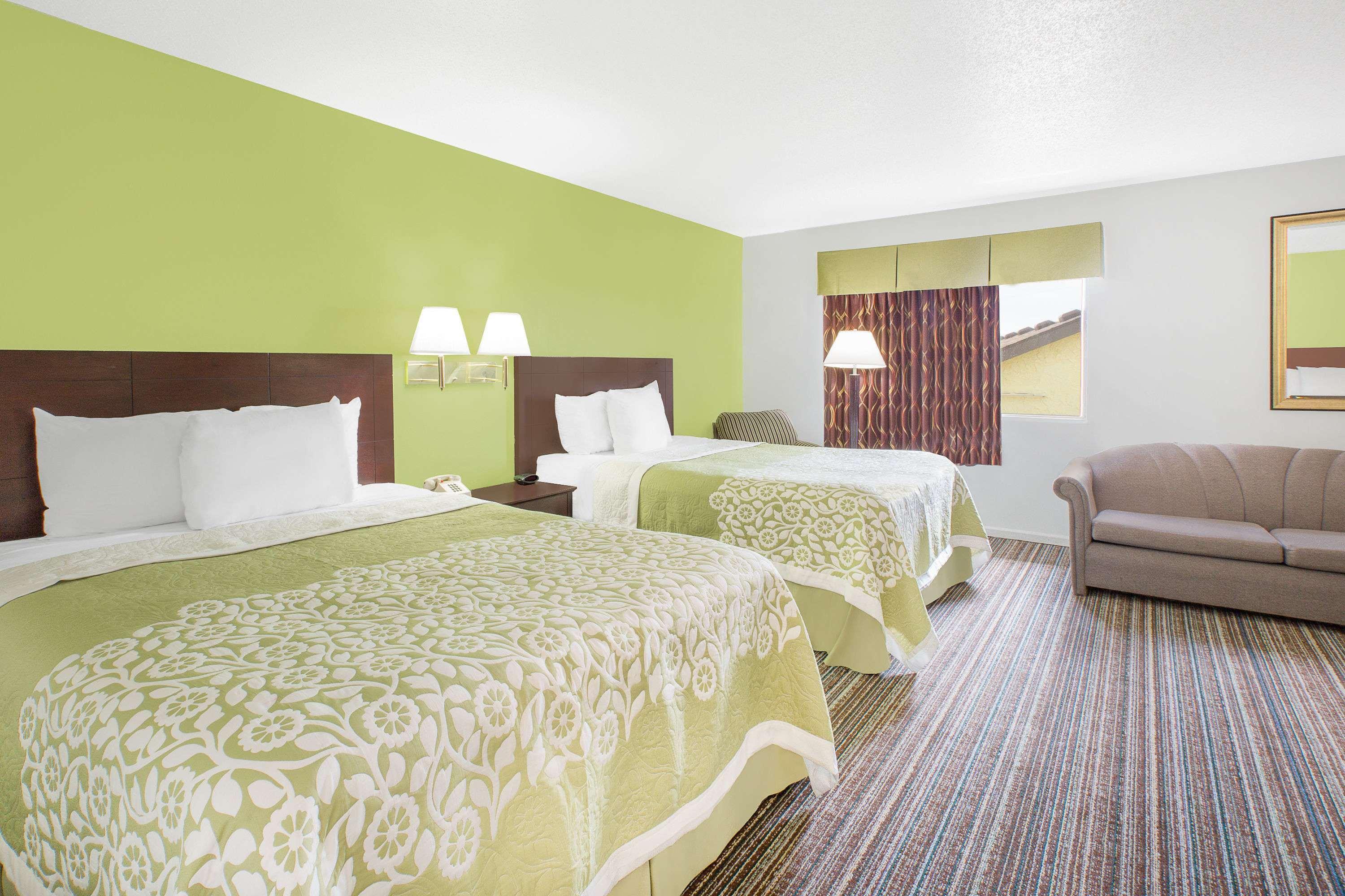 Days Inn By Wyndham York Extérieur photo