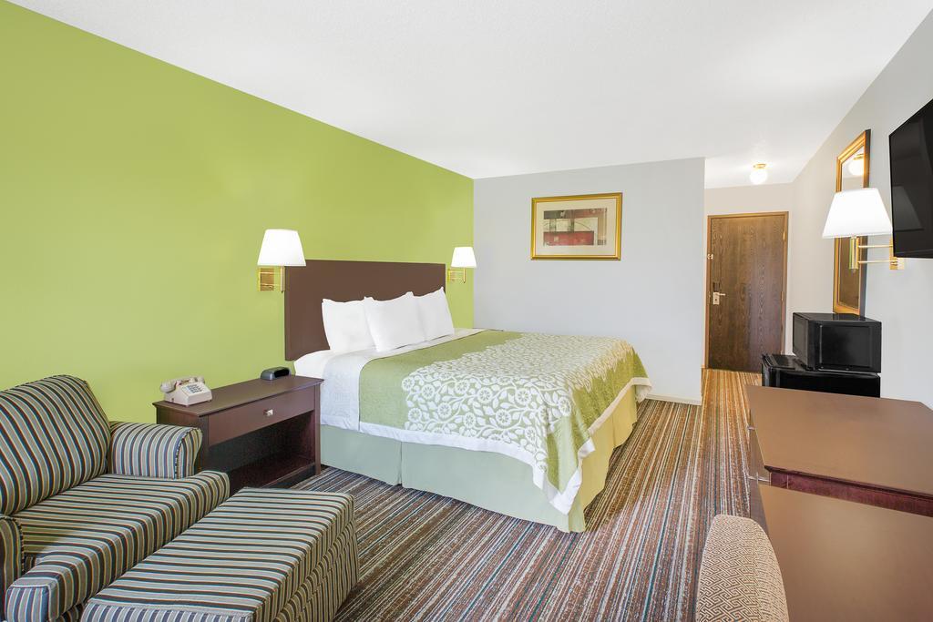 Days Inn By Wyndham York Extérieur photo
