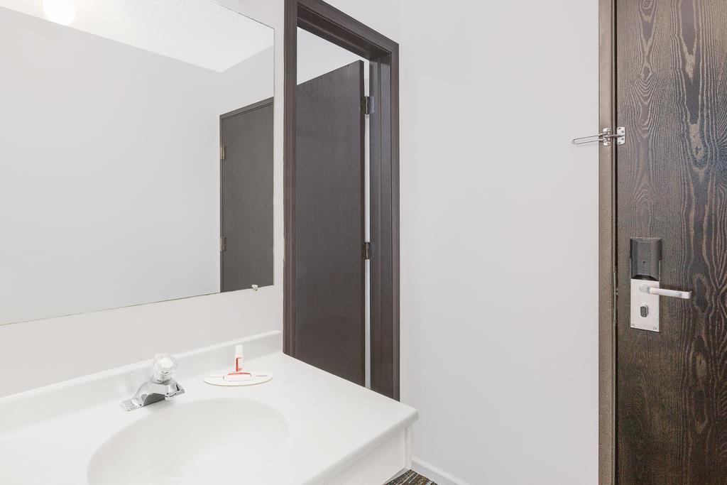 Days Inn By Wyndham York Extérieur photo